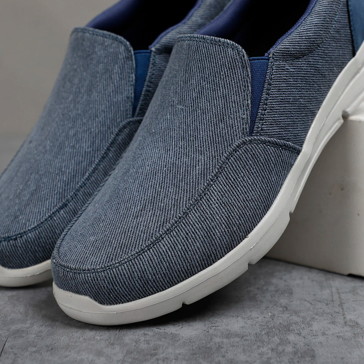 Zapatillas de lona para hombre sin cordones y punta redonda