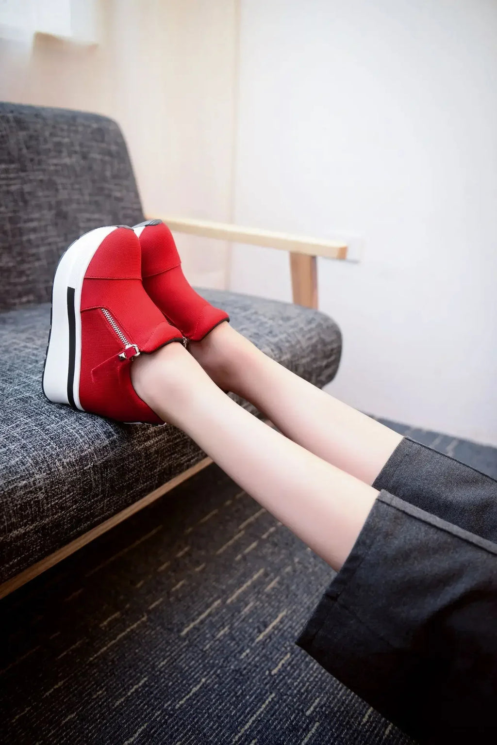 Zapatillas de lona con taco cuña interno y cierre