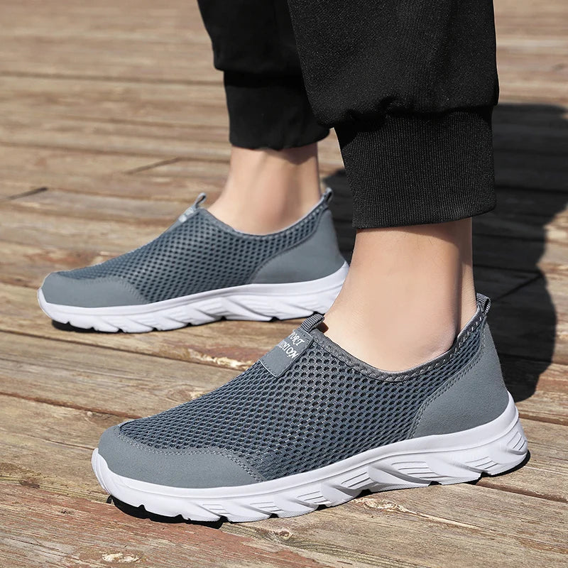 Zapatillas slip on de malla con plantilla textil