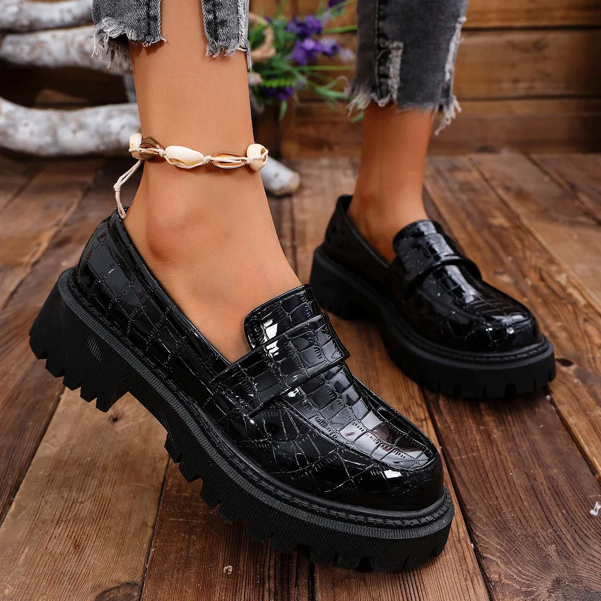 Mocasines de mujer con plataforma y acabado charol