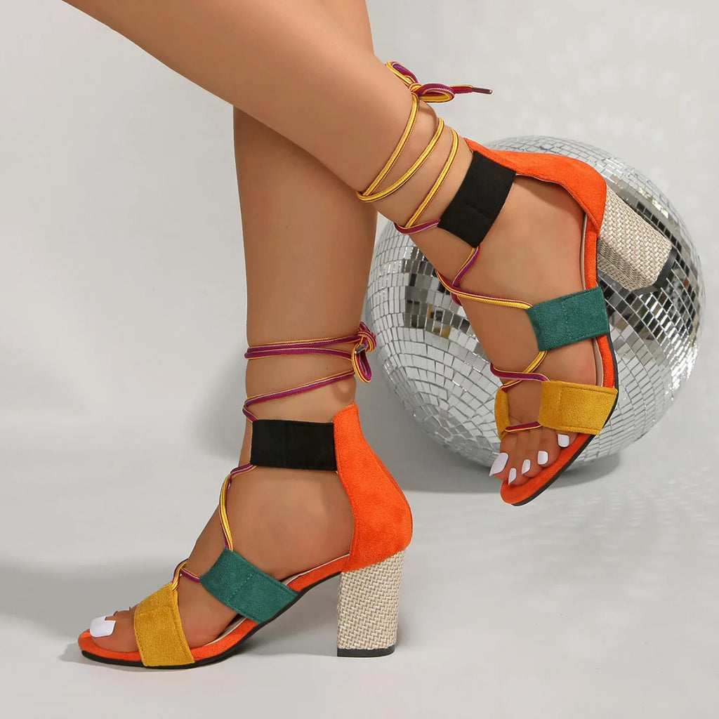 Sandalias de taco alto con tira posterior en verde o violeta