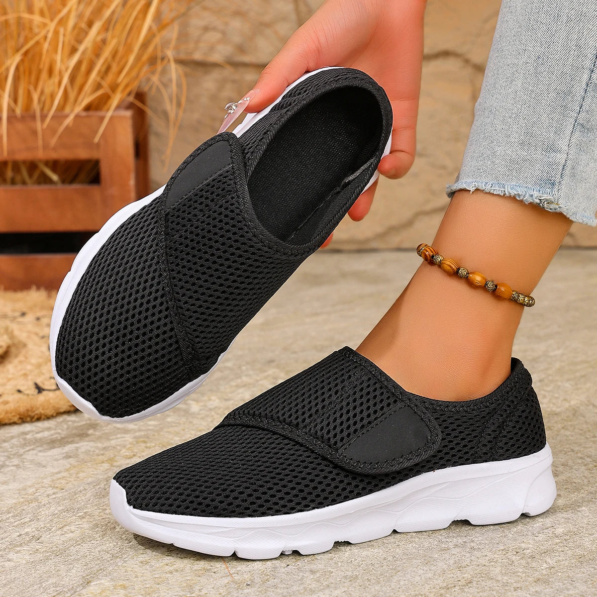 Zapatillas bajas de poliéster con ajuste de abrojo