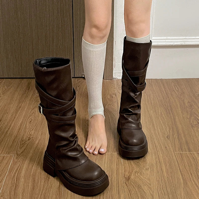 Botas de caña alta con plataforma y taco cuadrado