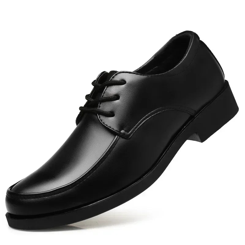 Zapatos de vestir negros de microfibra en dos modelos