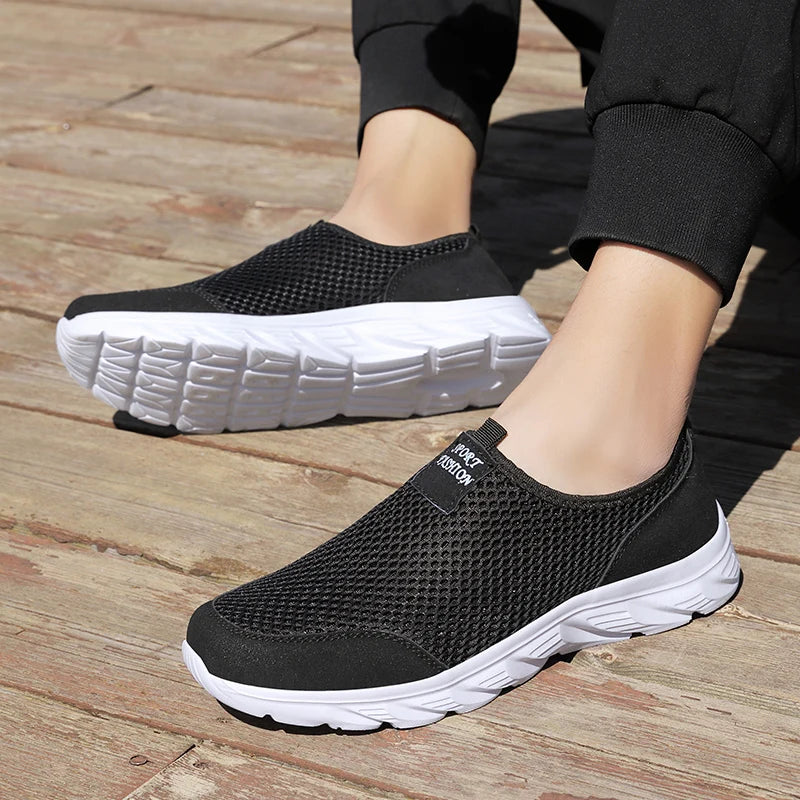 Zapatillas slip on de malla con plantilla textil